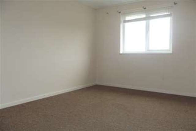  Image of 3 bedroom Maisonette to rent in Adastral Square Poole BH17 at Poole, BH17 8SA