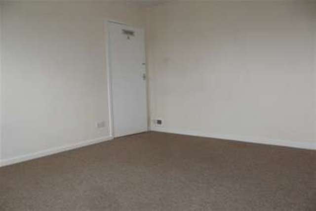  Image of 3 bedroom Maisonette to rent in Adastral Square Poole BH17 at Poole, BH17 8SA