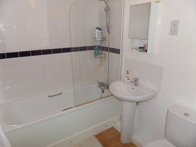  Image of 2 bedroom Apartment for sale in Addenbrookes Road Newport Pagnell MK16 at Newport Pagnell, MK16 9FD