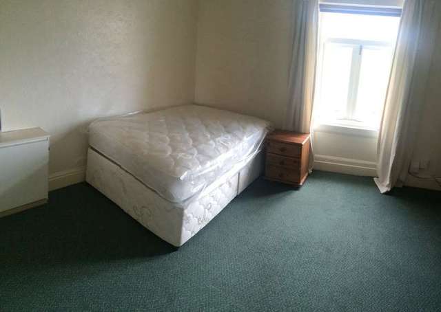  Image of 1 bedroom Flat to rent in Aigburth Vale Aigburth Liverpool L17 at Liverpool Merseyside, L17 0DE