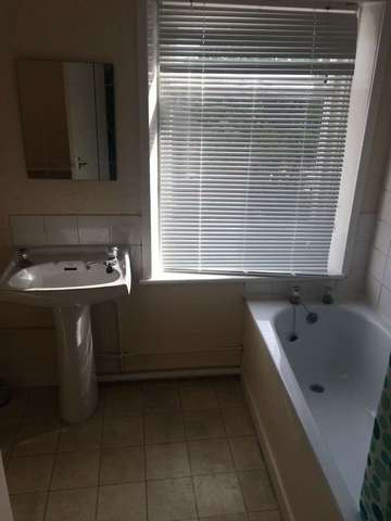  Image of 1 bedroom Flat to rent in Aigburth Vale Aigburth Liverpool L17 at Liverpool Merseyside, L17 0DE