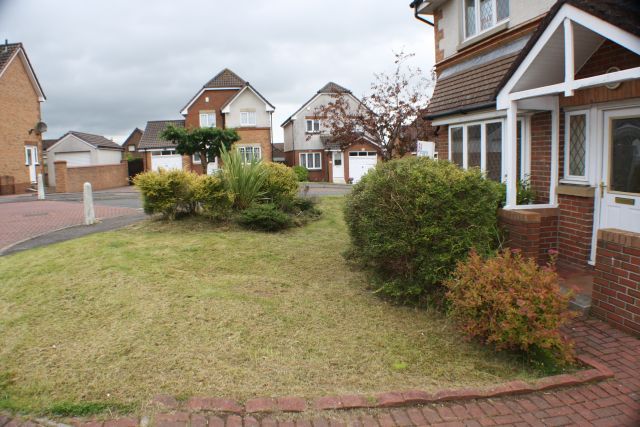  Image of 3 bedroom Detached house to rent in Alba Gardens Carluke ML8 at Carluke South Lanarkshire South Lanarkshire, ML8 5UZ