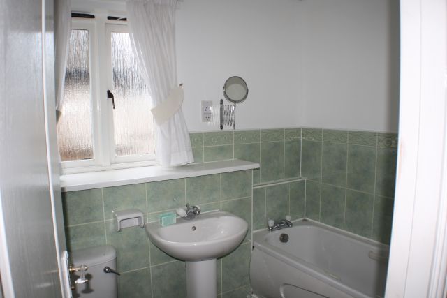  Image of 3 bedroom Detached house to rent in Alba Gardens Carluke ML8 at Carluke South Lanarkshire South Lanarkshire, ML8 5UZ