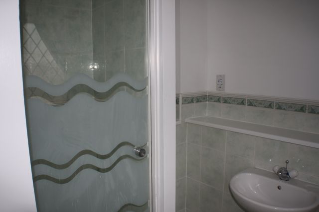  Image of 3 bedroom Detached house to rent in Alba Gardens Carluke ML8 at Carluke South Lanarkshire South Lanarkshire, ML8 5UZ