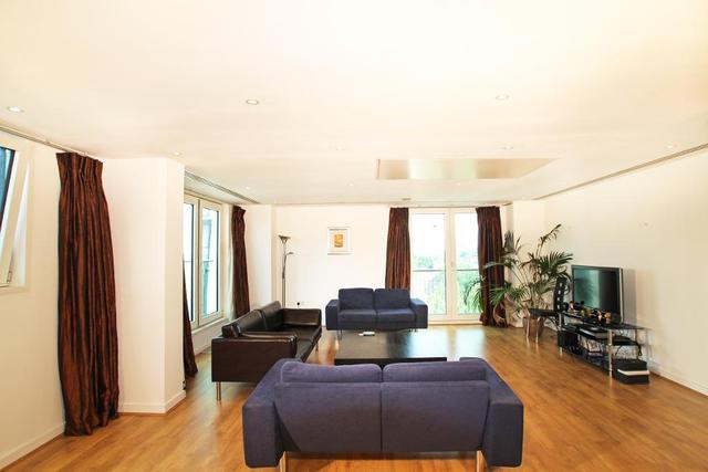 Image of 3 bedroom Flat to rent in Albert Embankment London SE1 at Westminster  London, SE1 7HG