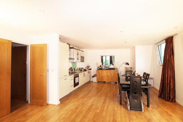  Image of 3 bedroom Flat to rent in Albert Embankment London SE1 at Westminster  London, SE1 7HG