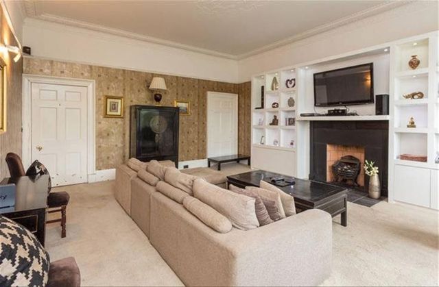  Image of 4 bedroom Flat to rent in Albyn Place Edinburgh EH2 at New Town Edinburgh Edinburgh, EH2 4NG