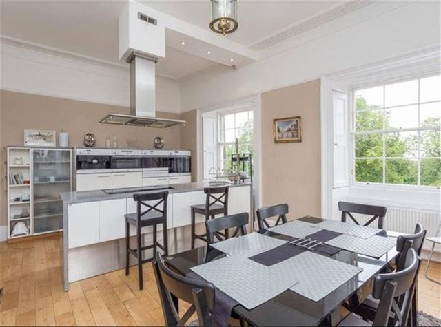  Image of 4 bedroom Flat to rent in Albyn Place Edinburgh EH2 at New Town Edinburgh Edinburgh, EH2 4NG