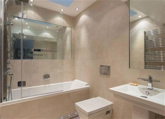  Image of 4 bedroom Flat to rent in Albyn Place Edinburgh EH2 at New Town Edinburgh Edinburgh, EH2 4NG
