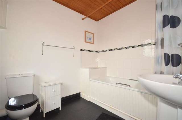  Image of 2 bedroom End of Terrace for sale in Alfred Street East Cowes PO32 at East Cowes Isle of Wight East Cowes, PO32 6SA