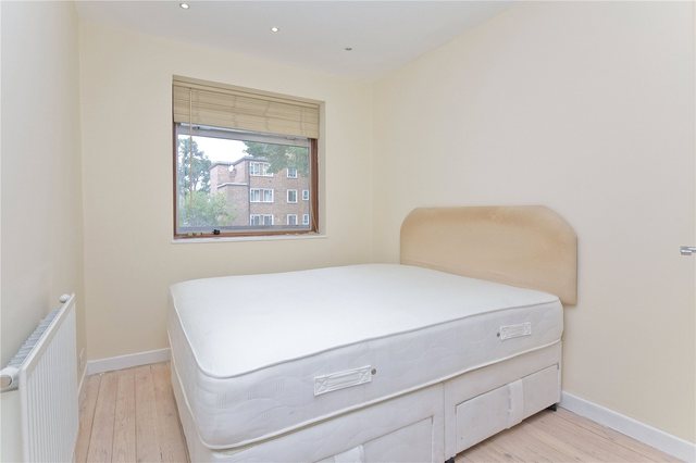  Image of 3 bedroom Flat to rent in Alwyne Square London N1 at Canonbury London Essex Road, N1 2JY
