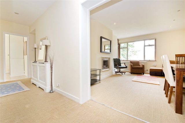  Image of 3 bedroom Flat to rent in Alwyne Square London N1 at Canonbury London Essex Road, N1 2JY