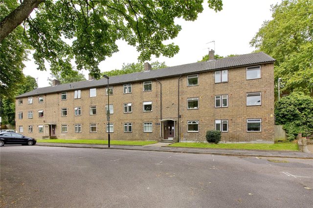  Image of 3 bedroom Flat to rent in Alwyne Square London N1 at Canonbury London Essex Road, N1 2JY