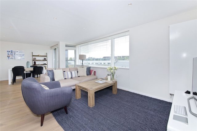  Image of 2 bedroom Flat to rent in Amwell Street London EC1R at Finsbury London King