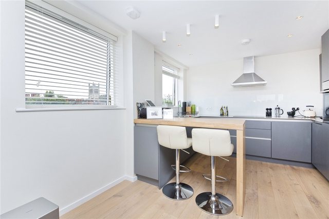  Image of 2 bedroom Flat to rent in Amwell Street London EC1R at Finsbury London King