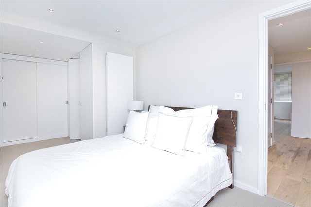  Image of 2 bedroom Flat to rent in Amwell Street London EC1R at Finsbury London King