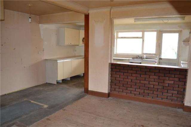  Image of 3 bedroom End of Terrace for sale in Anchorway Road Coventry CV3 at Finham Coventry Binley, CV3 6JJ