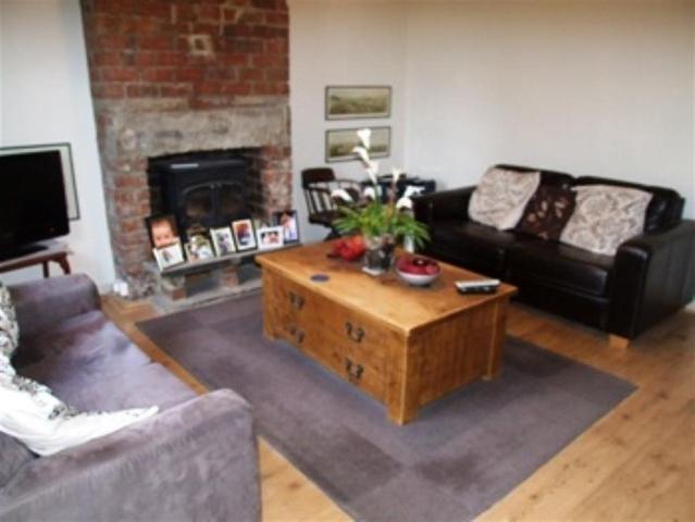  Image of 2 bedroom End of Terrace to rent in Armitage Square Pudsey LS28 at Pudsey Leeds Pudsey, LS28 8PX