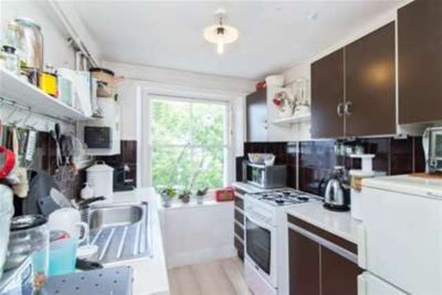  Image of 2 bedroom Flat to rent in Arundel Gardens London W11 at Holland Park, W11 2LB