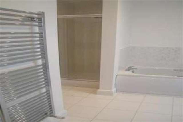  Image of 2 bedroom Flat to rent in Radcliffe Road Gamston Nottingham NG2 at Nottingham, NG2 6NR