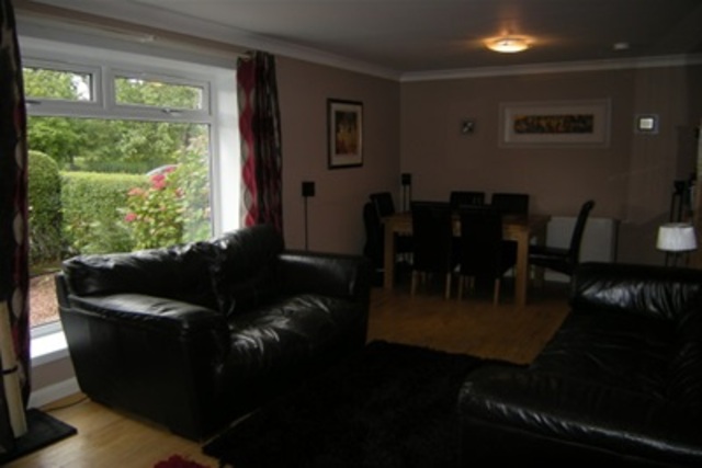  Image of 3 bedroom Detached house to rent in Auldhouse Road Glasgow G43 at Pollokshaws Glasgow Glasgow, G43 1XB