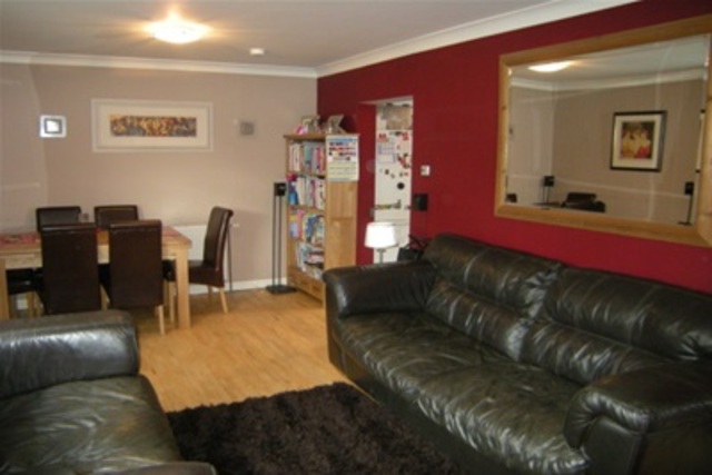  Image of 3 bedroom Detached house to rent in Auldhouse Road Glasgow G43 at Pollokshaws Glasgow Glasgow, G43 1XB