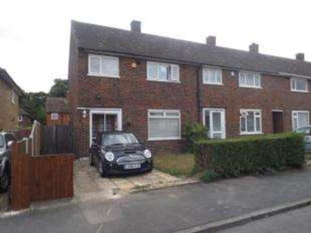  Image of 3 bedroom End of Terrace for sale in Ravel Road Aveley South Ockendon RM15 at Aveley South Ockendon South Ockendon, RM15 4NP