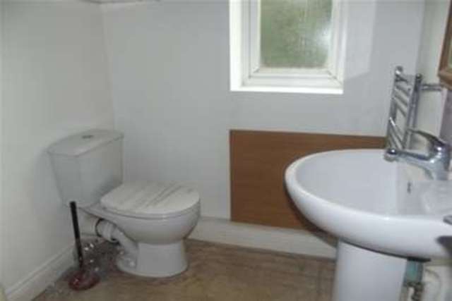  Image of 3 bedroom Detached house to rent in Bailey Crescent Poole BH15 at Poole, BH15 3EZ