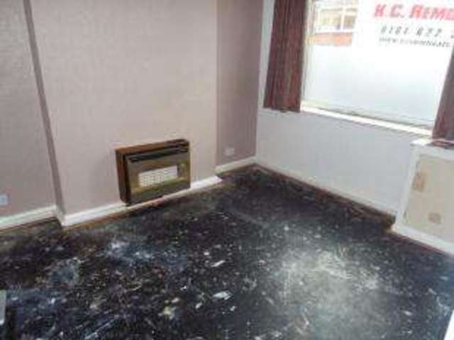  Image of 2 bedroom End of Terrace for sale in Bar Gap Road Oldham OL1 at Oldham Greater Manchester Oldham, OL1 3RL