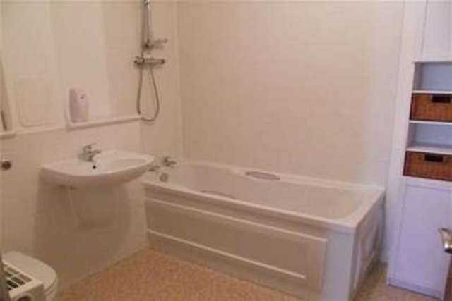 Image of 1 bedroom Flat to rent in West Langlands Street Kilmarnock KA1 at Kilmarnock, KA1 2PR