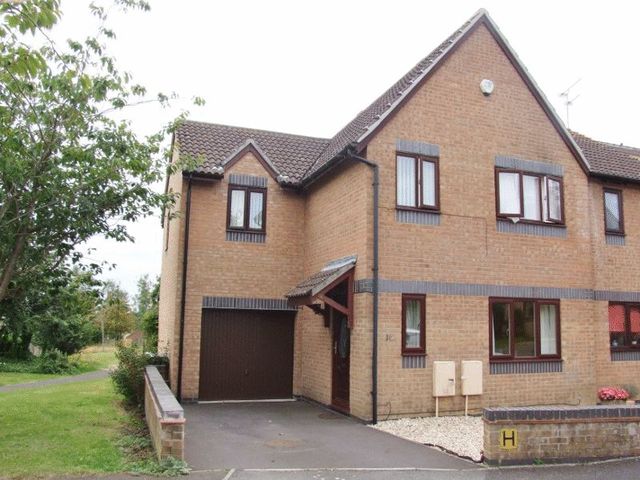  Image of 4 bedroom Semi-Detached house for sale in Barlynch Court Yeovil BA21 at Barlynch Court  Yeovil, BA21 3TT