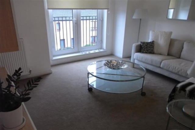  Image of 2 bedroom Flat to rent in Castle Street Paisley PA1 at Paisley Renfrewshire Renfrewshire, PA1 2JP