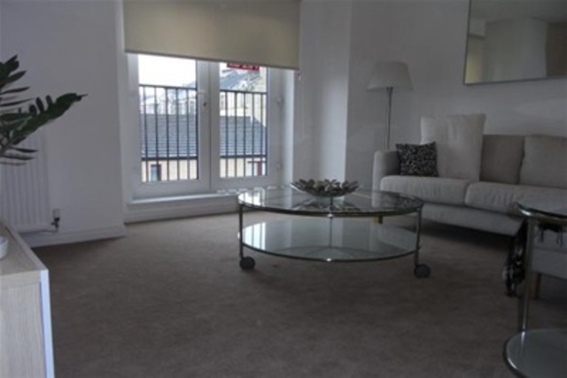  Image of 2 bedroom Flat to rent in Castle Street Paisley PA1 at Paisley Renfrewshire Renfrewshire, PA1 2JP