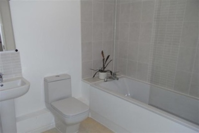  Image of 2 bedroom Flat to rent in Castle Street Paisley PA1 at Paisley Renfrewshire Renfrewshire, PA1 2JP