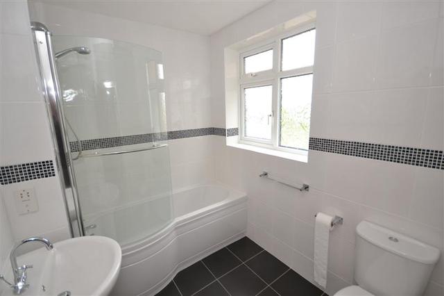  Image of 3 bedroom Property to rent in Bawtry Road London N20 at Whetstone, N20 0ST