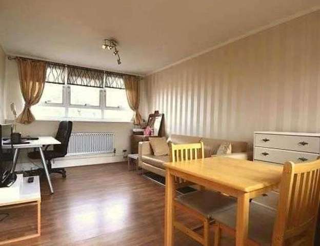  Image of 2 bedroom Apartment for sale in Beaumont Road London SW19 at Wimbledon Park, SW19 6TH