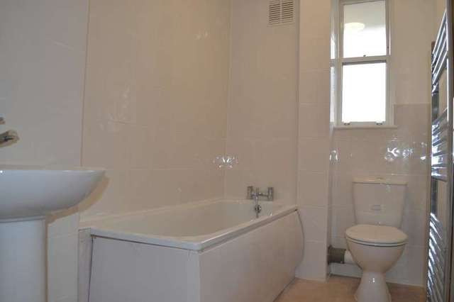  Image of 3 bedroom Flat to rent in Beckenham Hill Road London SE6 at Beckenham Hill Road  London, SE6 3PP