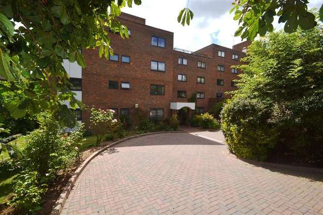  Image of 2 bedroom Apartment to rent in Belvedere Drive London SW19 at Wimbledon, SW19 7DG
