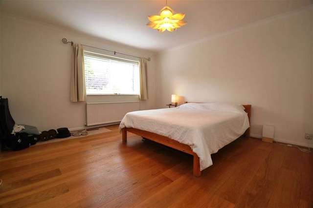  Image of 2 bedroom Apartment to rent in Belvedere Drive London SW19 at Wimbledon, SW19 7DG