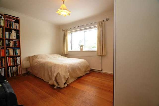  Image of 2 bedroom Apartment to rent in Belvedere Drive London SW19 at Wimbledon, SW19 7DG