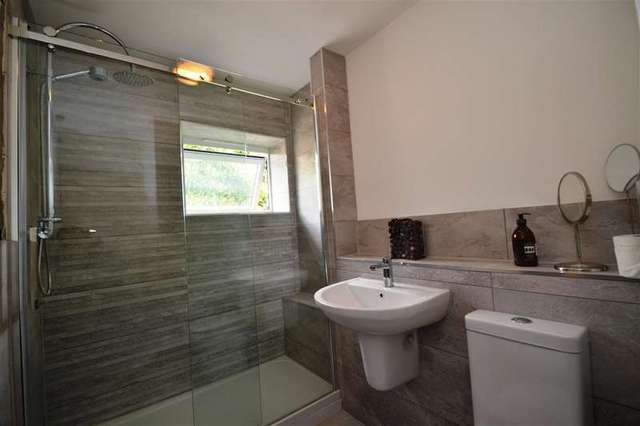  Image of 2 bedroom Apartment to rent in Belvedere Drive London SW19 at Wimbledon, SW19 7DG