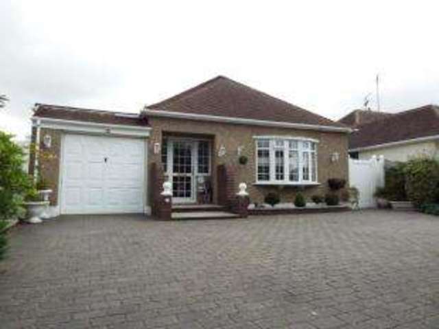  Image of 2 bedroom Bungalow for sale in Common Lane Benfleet SS7 at Thundersley Essex Thundersley, SS7 3TD