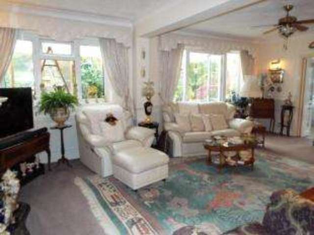  Image of 2 bedroom Bungalow for sale in Common Lane Benfleet SS7 at Thundersley Essex Thundersley, SS7 3TD