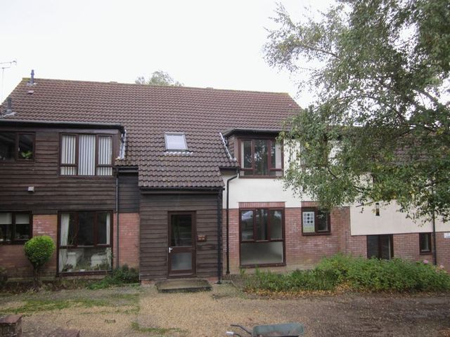  Image of 2 bedroom Flat to rent in Bicknell Gardens Yeovil BA21 at Bicknell Gardens  Yeovil, BA21 4LT