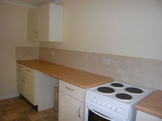  Image of 2 bedroom Flat to rent in Bicknell Gardens Yeovil BA21 at Bicknell Gardens  Yeovil, BA21 4LT