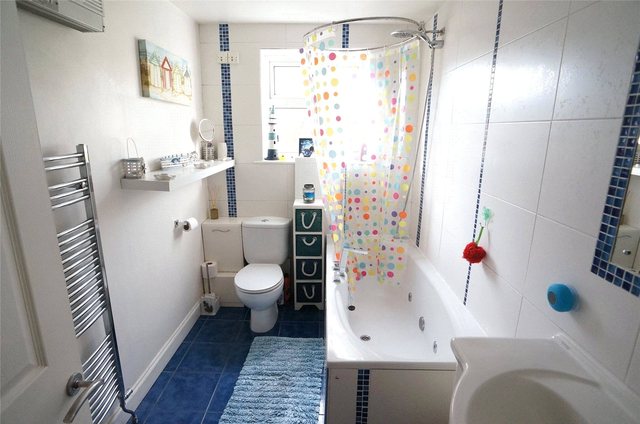  Image of 3 bedroom Terraced house to rent in Bill Street Road Strood Rochester ME2 at Rochester Kent Frindsbury, ME2 4QY