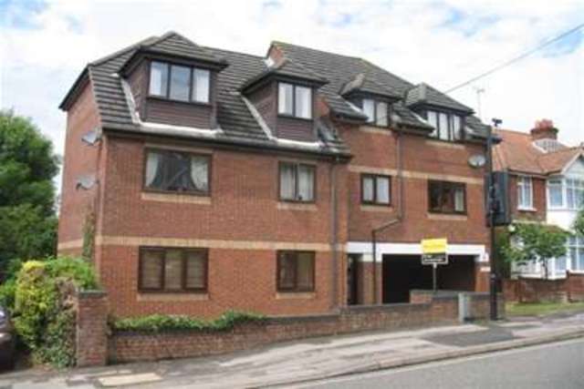  Image of 1 bedroom Flat to rent in Cobbett Road Southampton SO18 at Southampton, SO18 1HJ