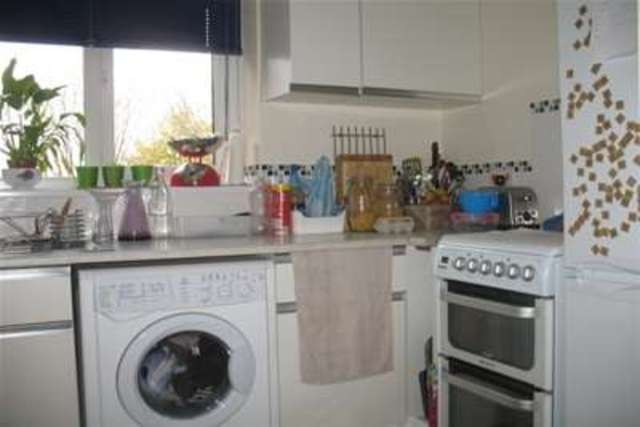  Image of 1 bedroom Flat to rent in Cobbett Road Southampton SO18 at Southampton, SO18 1HJ