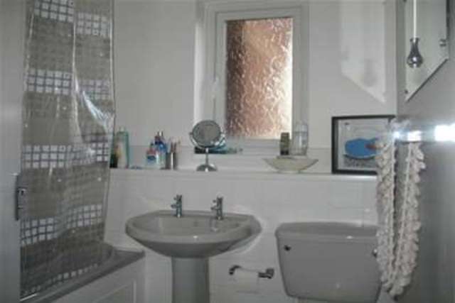  Image of 1 bedroom Flat to rent in Cobbett Road Southampton SO18 at Southampton, SO18 1HJ