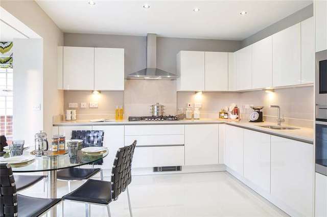  Image of 5 bedroom Detached house for sale in Ducks Hill Road Northwood HA6 at Ducks Hill Road Northwood Northwood, HA6 2SB